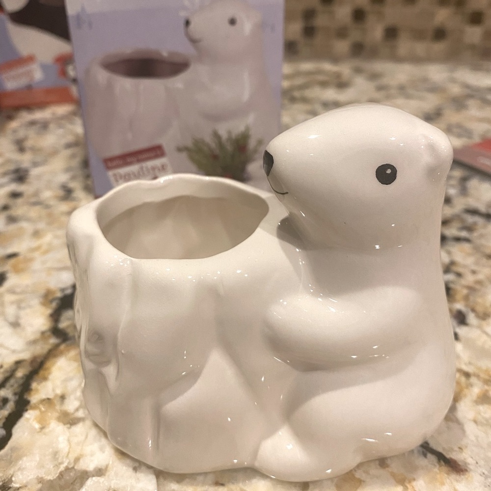 Pauline the Polar Bear animal planter
